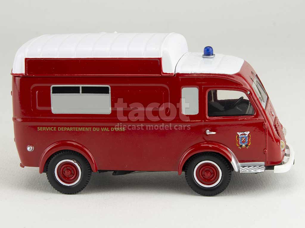 44866 Renault 1000 KG Ambulance