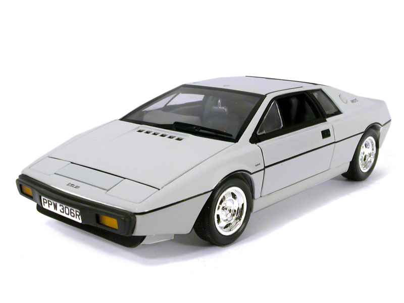Véhicules miniatures james bond 1:43 Lotus