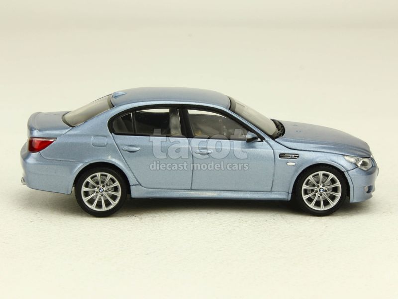 45953 BMW M5/ E60 2004