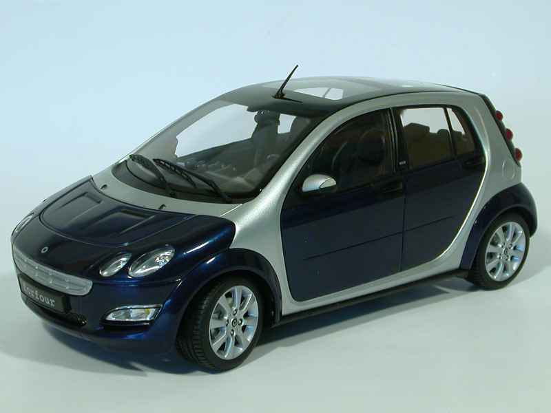 Smart - FORFOUR - Kyosho - 1/18 - Autos Miniatures Tacot