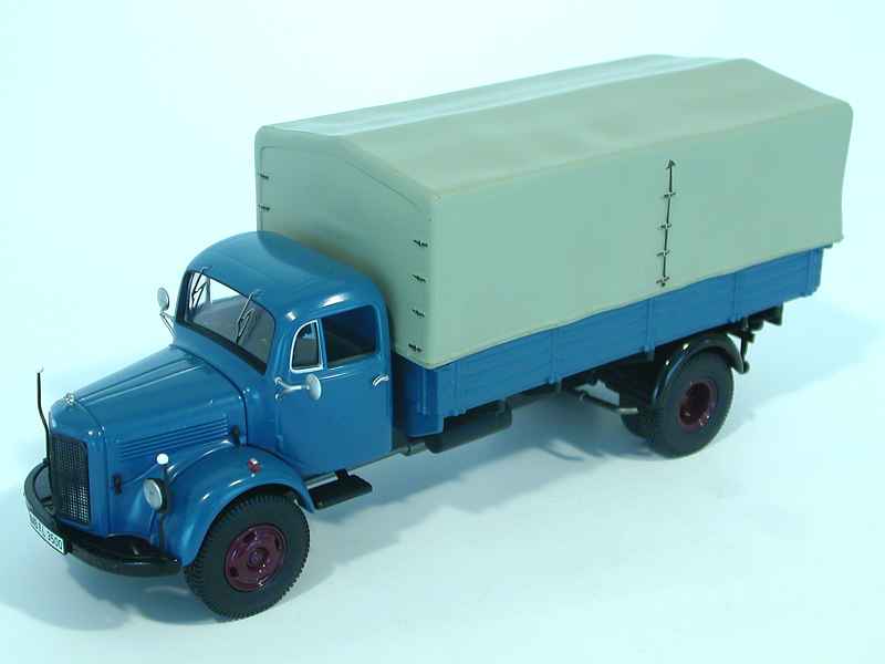OPEL BLITZ 1,75t PNEU DUNLOP PREMIUM CLASSIXXS 1:43 of reference 11602