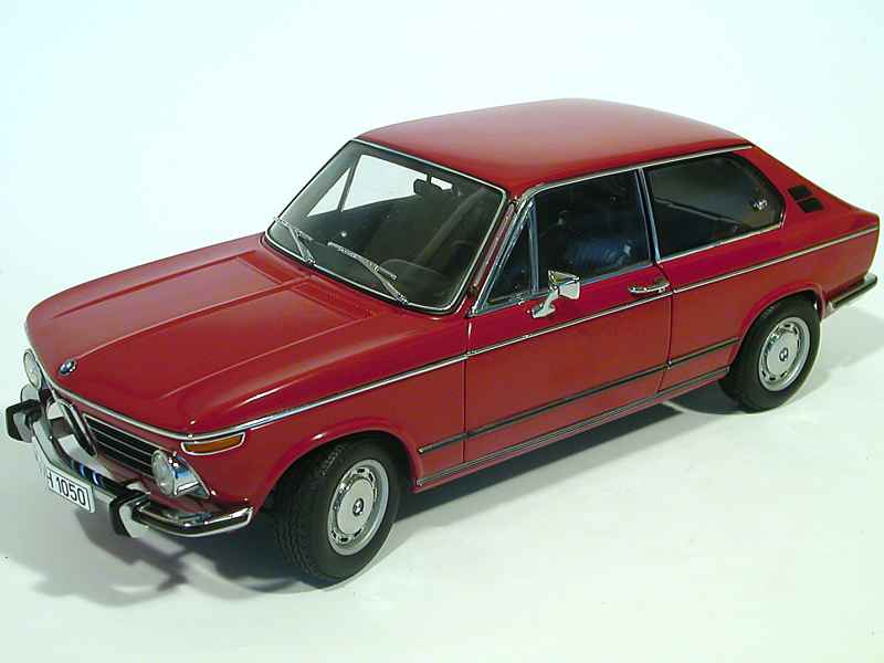 AUTOart オートアート BMW 2000 TOURING 1:18