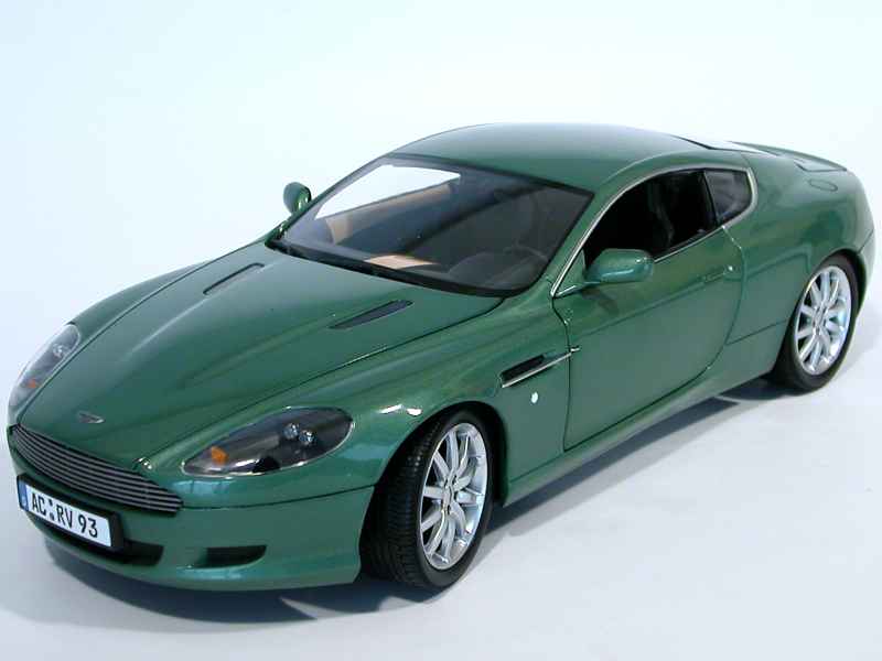 48967 Aston Martin DB9 Coup&eacute; 2003
