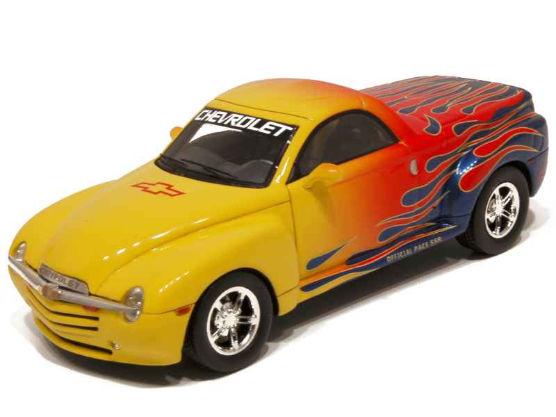 Chevrolet SSR Pace-Car Indy 500 2003 vue AV fermée – photo GM | Auto