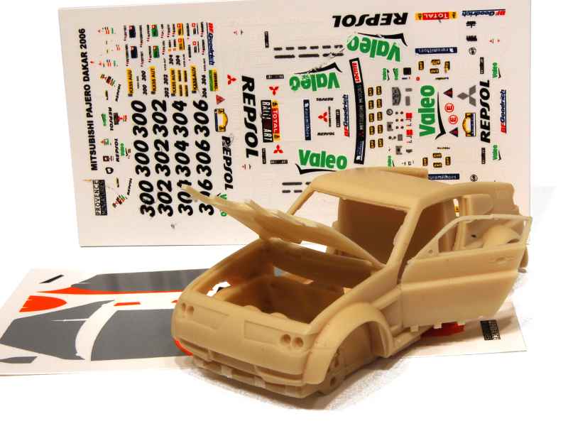 50375 Mitsubishi Pajero Dakar 2006