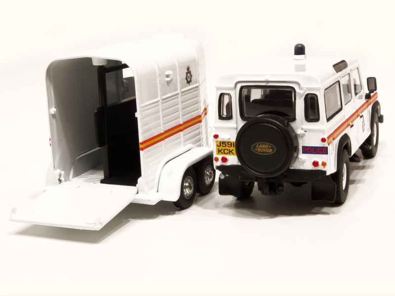 51118 Land Rover Defender Horsebox Police