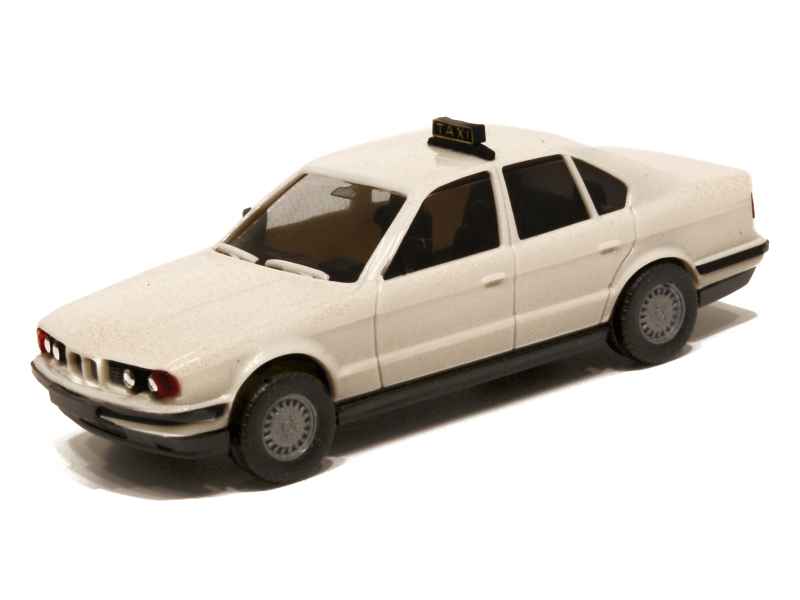 51207 BMW 535i/ E34 Taxi