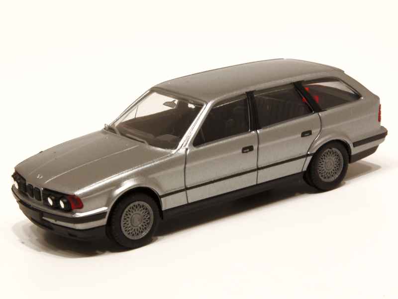 51210 BMW 525i Touring/ E34 