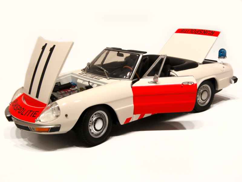 51988 Alfa Romeo 2000 Spider Police 1970