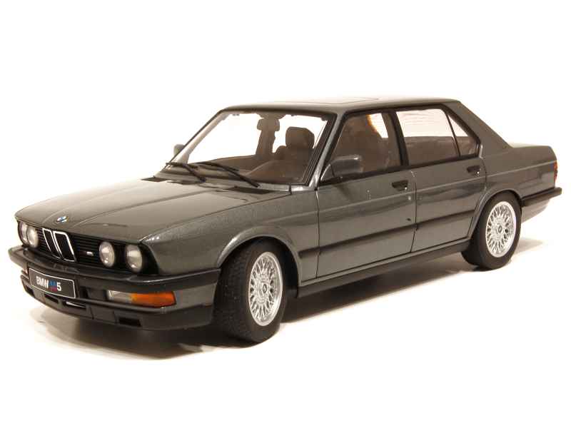 BMW M5 (E28) 1987 WITH OPTION SHADOW-LINE 1:18 AUTOart - YouTube