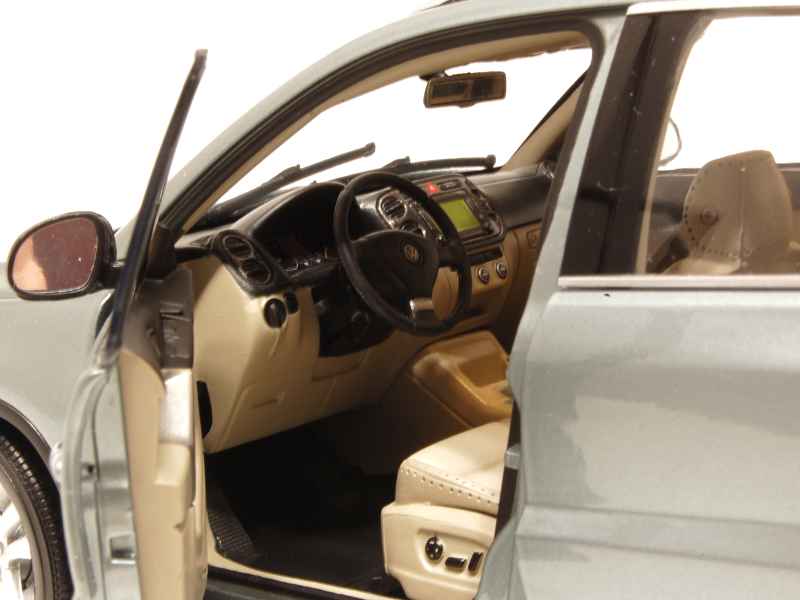 NOREV 319001 VW Tiguan weiss - Showroom Maßstab 1:64 Modellauto NEU!° EUR  8,99 - PicClick FR