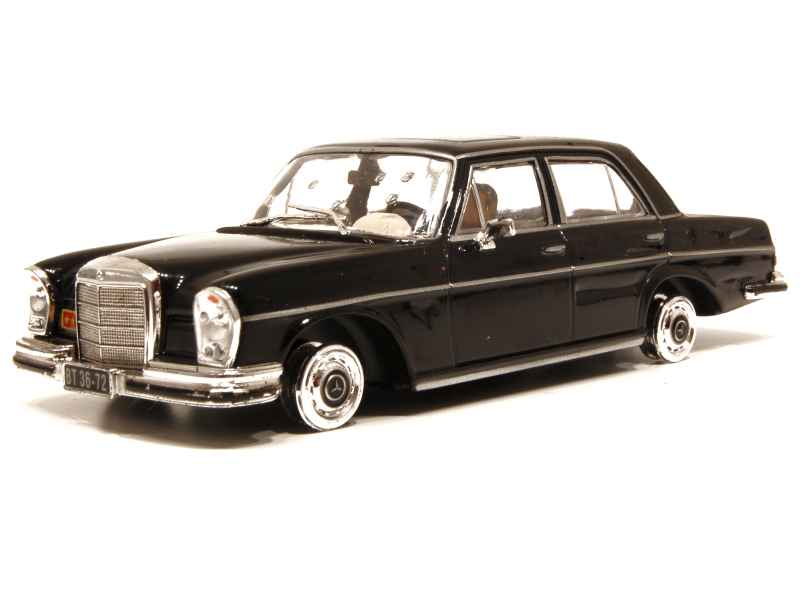 54271 Mercedes 250 SE/ James Bond 007