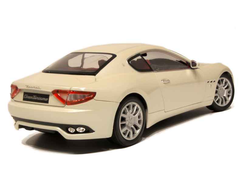 54382 Maserati GranTurismo 2007