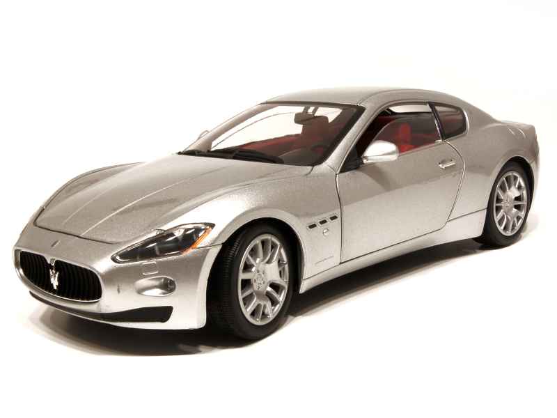 54384 Maserati GranTurismo 2007
