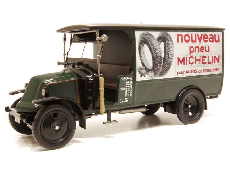 Ixo 1:43 Renault 4CV #48 Le Mans 1950 Lecat, Pons LMC084 model car