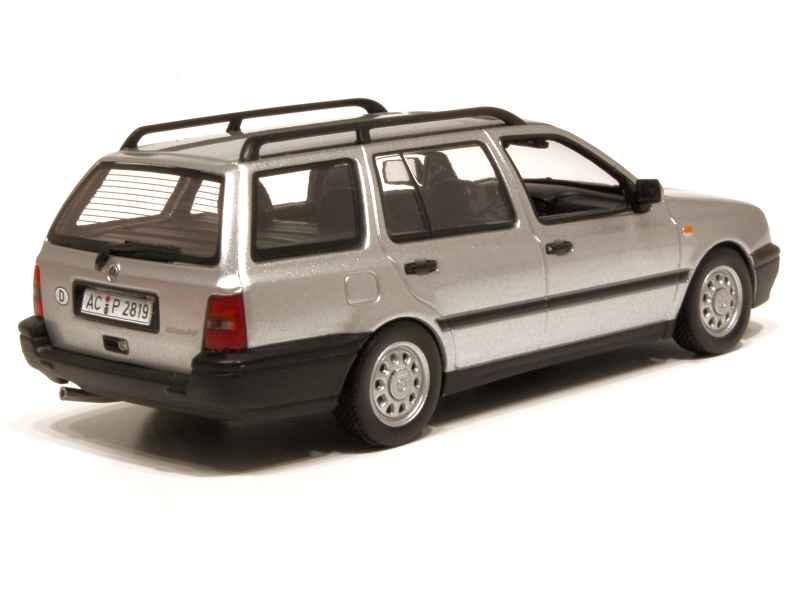 ミニカー 1993 Volkswagen Golf Variant (Mk3) 1/43 A collectible scale model VW Golf Variant from Altaya