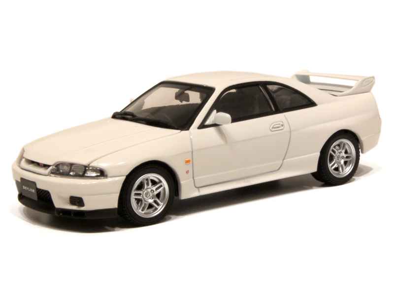 55282 Nissan Skyline GT-R 1995