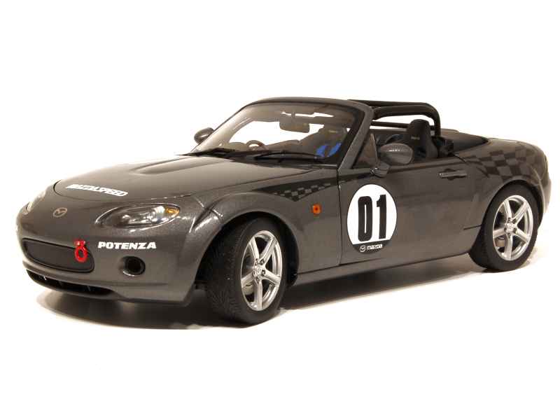 Miniature mazda clearance mx5 1 18