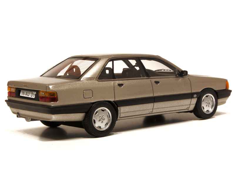 55527 Audi 100 Type 44 1990