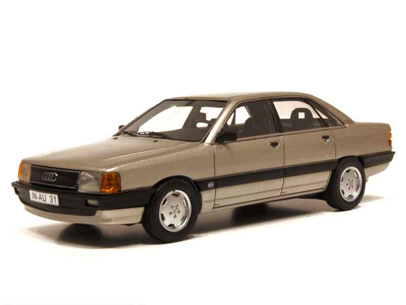 55527 Audi 100 Type 44 1990