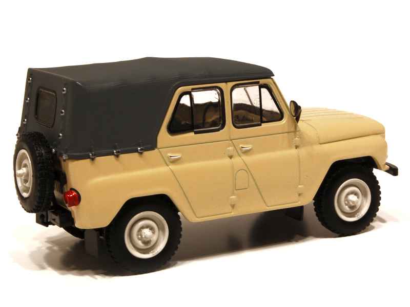UAZ 469 4x4 jeep 1957 Beige IST017 IST 1:43 Soviet USSR New in a box