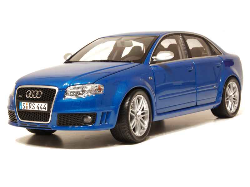 Audi - RS4 2006 - Minichamps - 1/18 - Autos Miniatures Tacot
