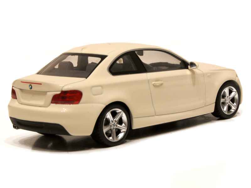 57506 BMW 135i Coup&eacute;/ E82 2007