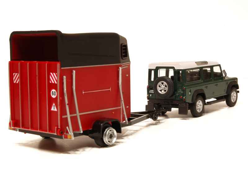 57554 Land Rover Defender Station Wagon
