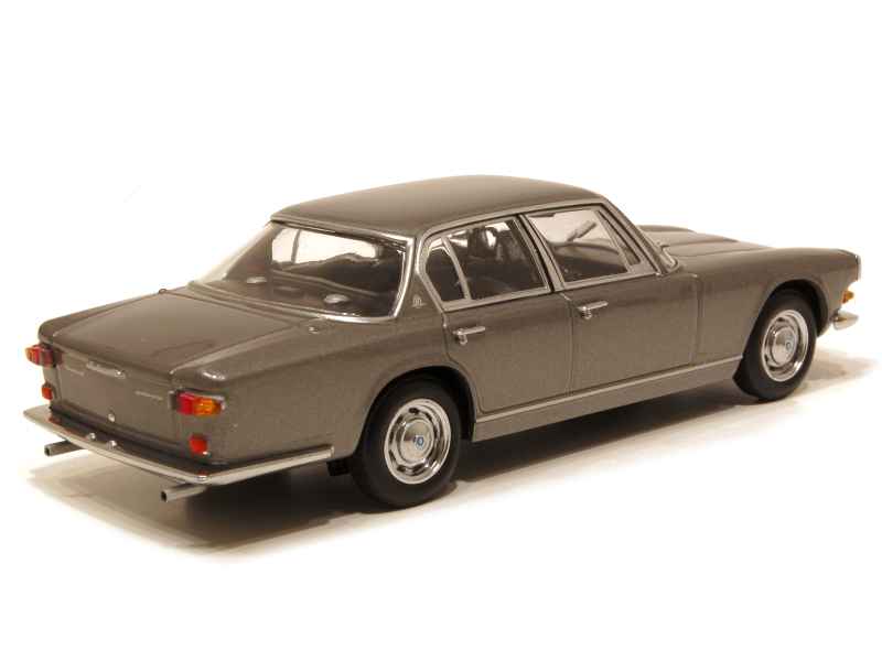 Miniature 1/43 neuve en boite MASERATI Quattroporte I (LEO Models) - Collection