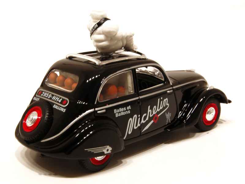 57761 Peugeot 202 Berline