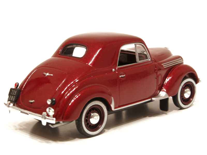 57940 Renault Juvaquatre Coupé 1941