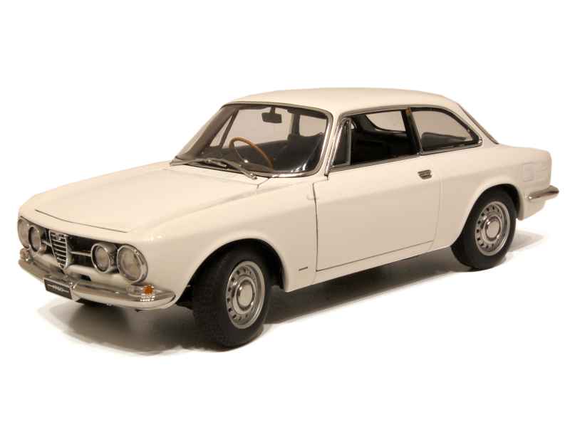 Alfa Romeo - 1750 GTV 1967 - AUTOart - 1/18 - Autos Miniatures Tacot