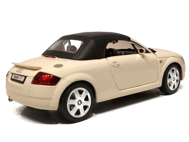Revell 1/18 Audi TT Roadster neuve - Modélisme