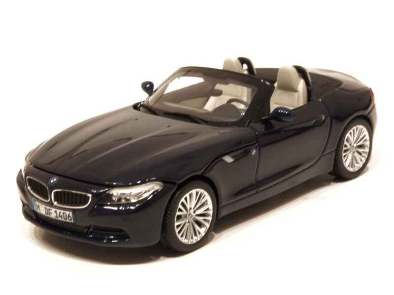 Miniature Minichamps BMW Z4 – Échelle 1:43 – Bleue – Occasion