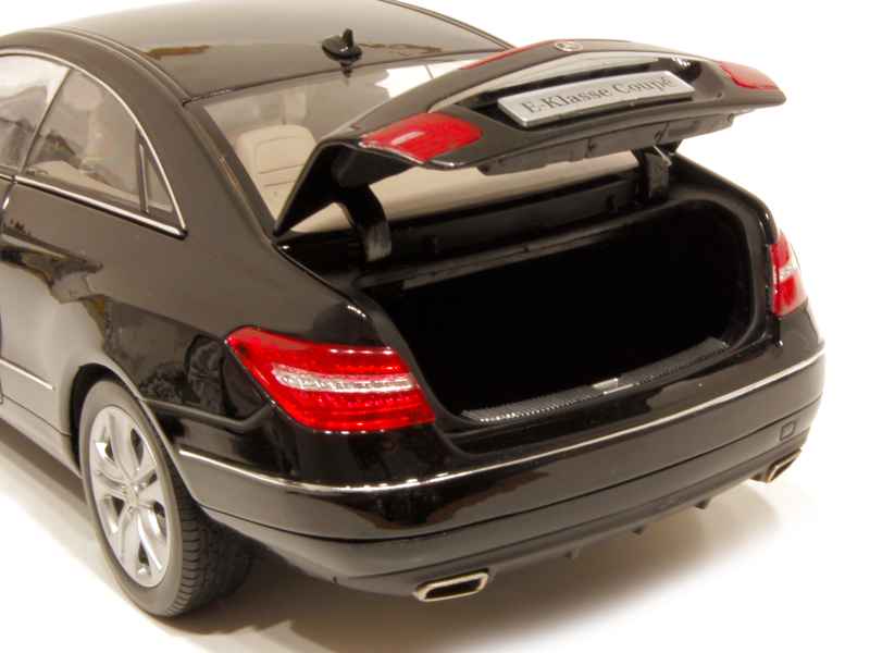59368 Mercedes E Class Coup&eacute;/ C207 2009