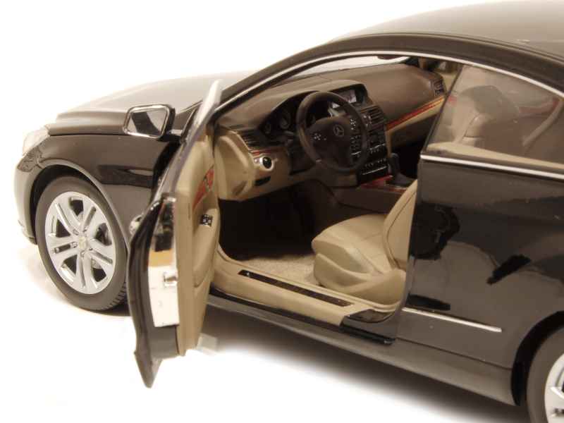 59368 Mercedes E Class Coup&eacute;/ C207 2009