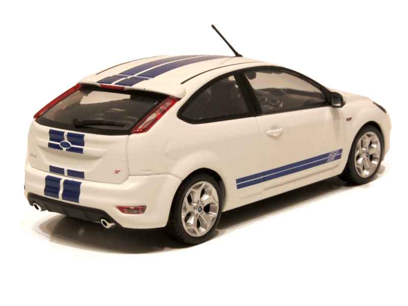 Ford focus minichamps hot sale