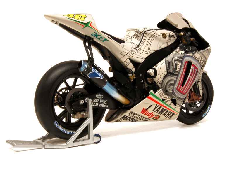 61218 Yamaha YZR-M1 MotoGP 2007