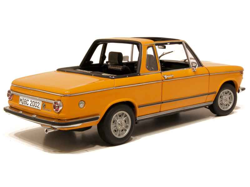 62077 BMW 2002 Cabriolet Baur/ E10