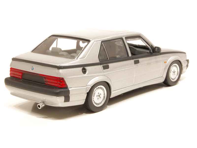 62580 Alfa Romeo 75 V6 America 1987