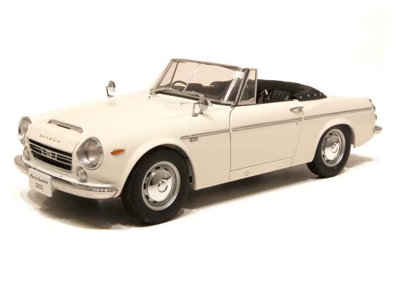 Datsun - Fairlady 2000 SR311 - AUTOart - 1/18 - Autos Miniatures Tacot