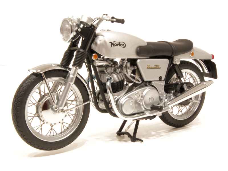 63509 Norton 750 Commando Fastback 1968