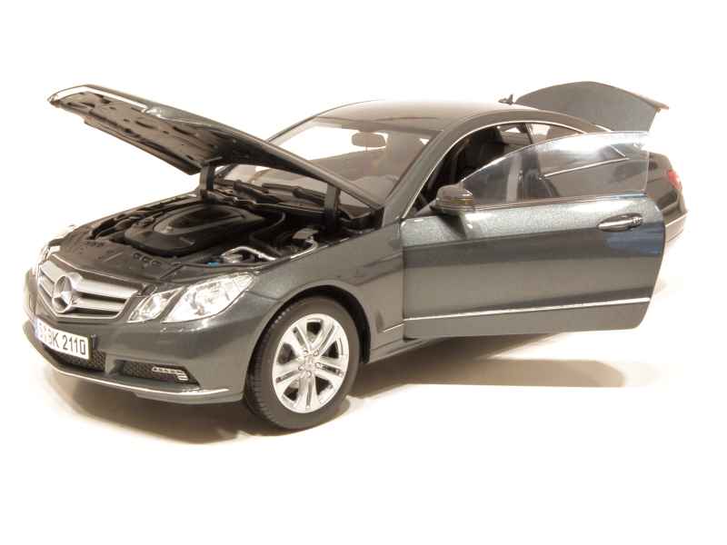63954 Mercedes E Class Coup&eacute;/ C207 2009