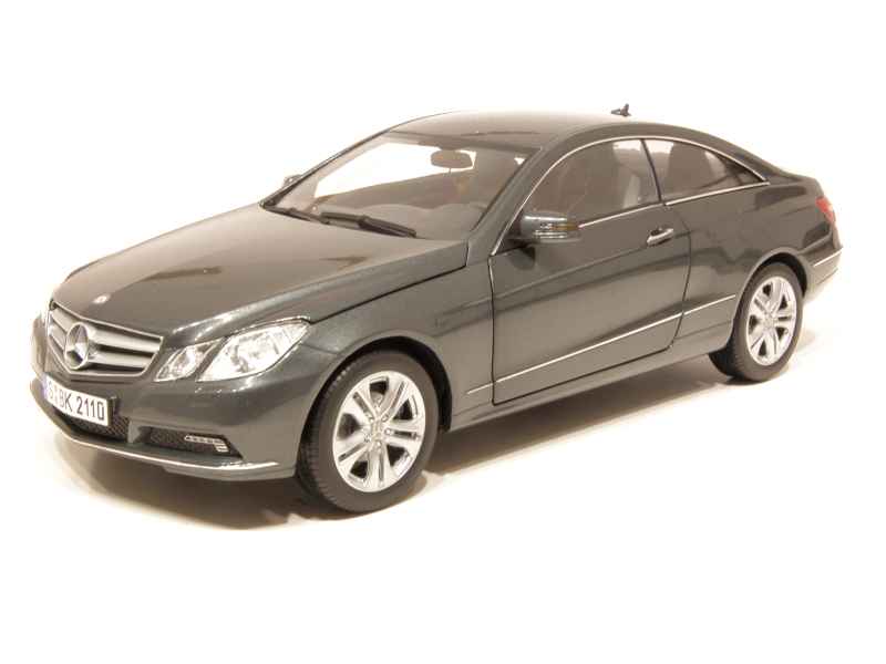 63954 Mercedes E Class Coup&eacute;/ C207 2009