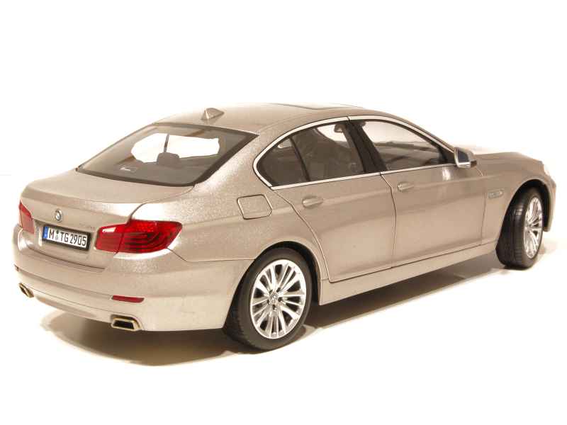 64229 BMW 550i/ F10 2010