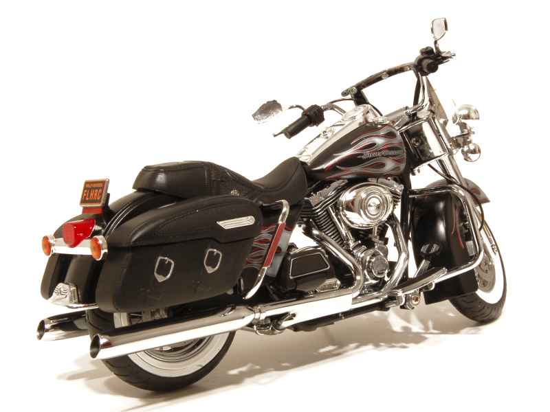 64269 Harley Davidson FLHRC Road King Classic 2010