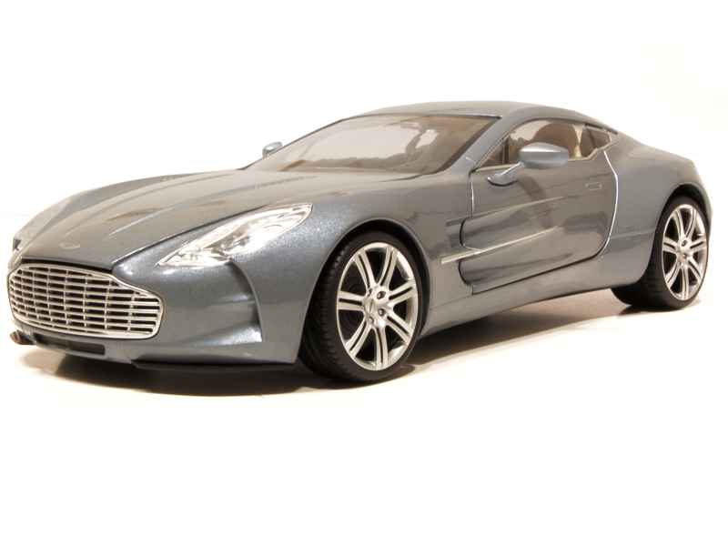 WHITEBOX SERIE LIMITEE A 1000 PIECES. ASTON MARTIN ONE 77