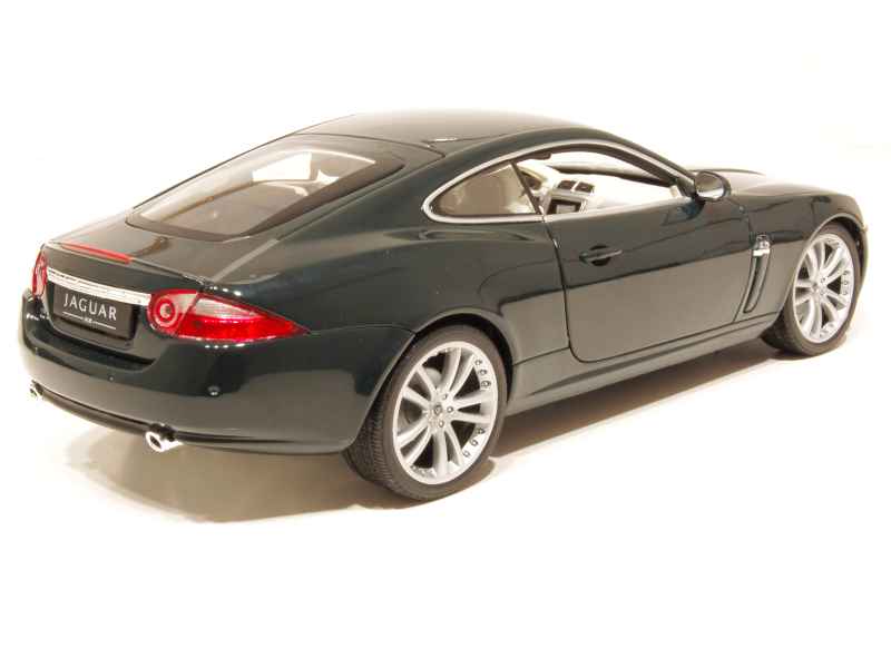 Jaguar XK 120 Coupé 1948 Challenge, BBURAGO METAL KIT 1:24 | Kaufen auf