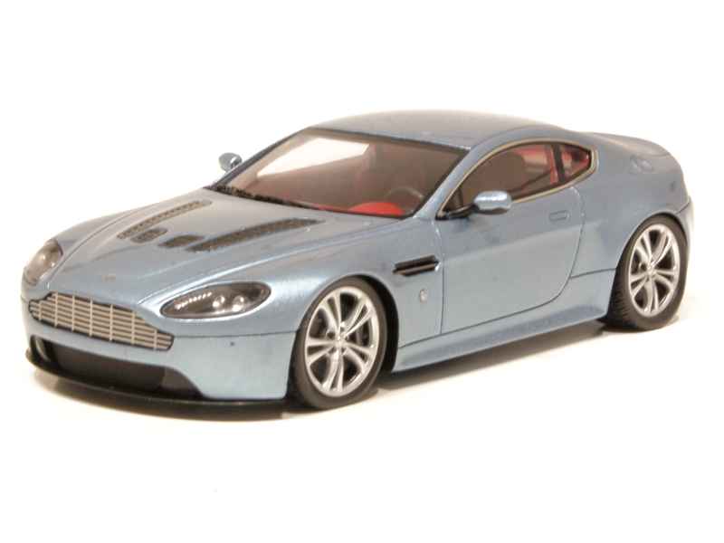 64964 Aston Martin Vantage V12 2009