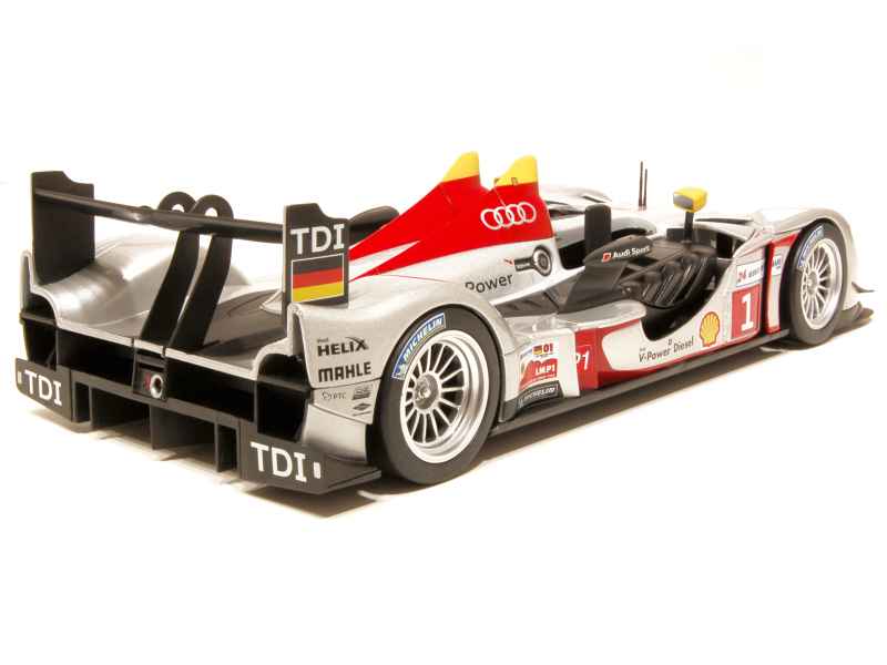 65198 Audi R15 TDi Le Mans 2009